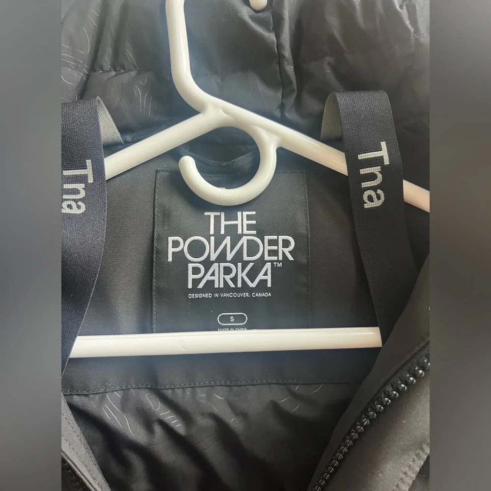 Aritzia Powder Parka Black - Picture 6 of 10